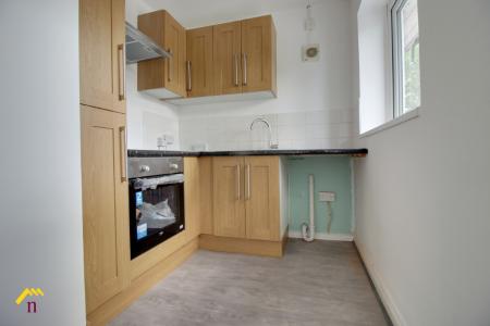 2 bedroom Flat to let in Bloomhill Road, Moorends, Doncaster, DN8