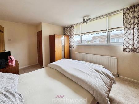 2 bedroom Semi-detached house for sale in Alder Grove, Moorends, Doncaster, DN8