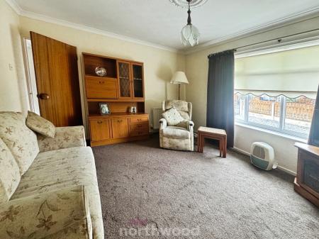2 bedroom Semi-detached house for sale in Alder Grove, Moorends, Doncaster, DN8