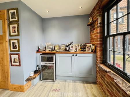 4 bedroom Character Property for sale in Bridge Street, Thorne, Doncaster, DN8