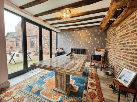 4 bedroom Character Property for sale in Bridge Street, Thorne, Doncaster, DN8