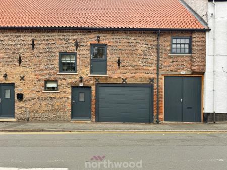 4 bedroom Character Property for sale in Bridge Street, Thorne, Doncaster, DN8