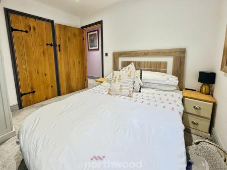 4 bedroom Character Property for sale in Bridge Street, Thorne, Doncaster, DN8