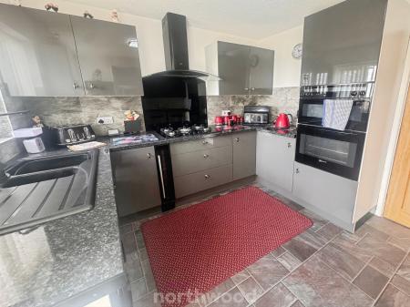 2 bedroom Semi-detached house for sale in Bryson Close, Thorne, Doncaster, DN8