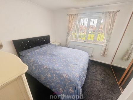 2 bedroom Semi-detached house for sale in Bryson Close, Thorne, Doncaster, DN8