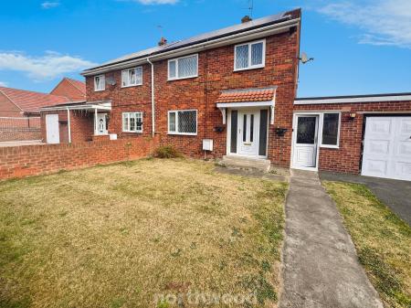 3 bedroom Semi-detached house for sale in Cherry Tree Drive, Thorne, Doncaster, DN8