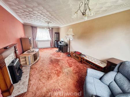 3 bedroom Semi-detached house for sale in Cherry Tree Drive, Thorne, Doncaster, DN8