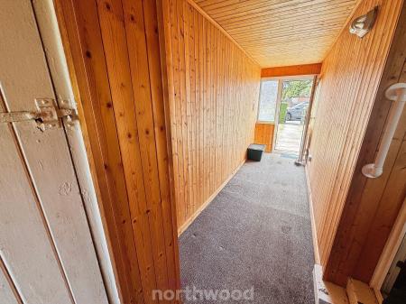 3 bedroom Semi-detached house for sale in Cherry Tree Drive, Thorne, Doncaster, DN8