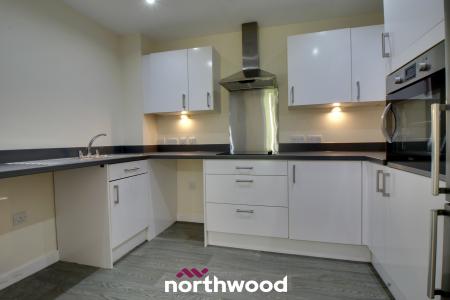 2 bedroom Flat for sale in Church Street, Thorne, Doncaster, DN8