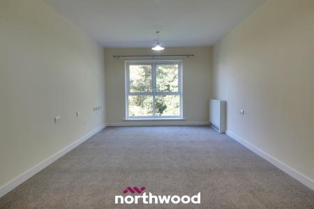 2 bedroom Flat for sale in Church Street, Thorne, Doncaster, DN8