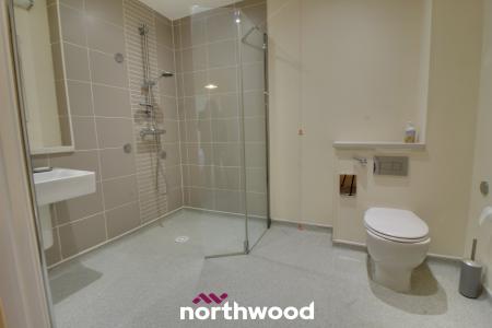 2 bedroom Flat for sale in Church Street, Thorne, Doncaster, DN8