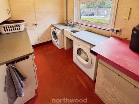 3 bedroom Detached bungalow for sale in Dorothy Avenue, Thorne, Doncaster, DN8