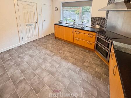 3 bedroom Detached bungalow for sale in Dorothy Avenue, Thorne, Doncaster, DN8
