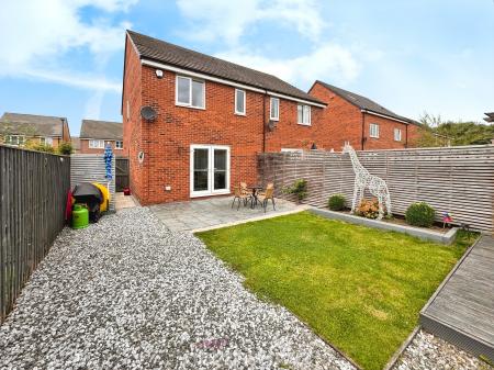 3 bedroom Semi-detached house for sale in Garratt Way, Thorne, Doncaster, DN8