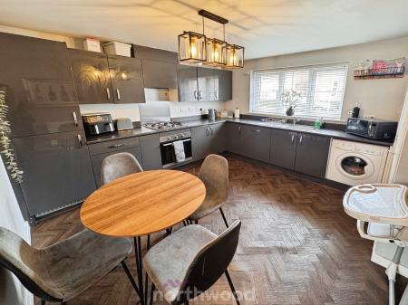 3 bedroom Semi-detached house for sale in Garratt Way, Thorne, Doncaster, DN8