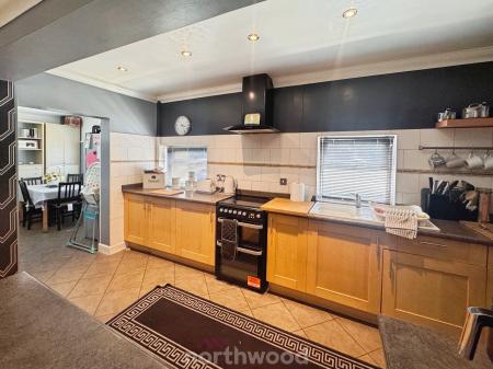 3 bedroom Detached house for sale in Hatfield Road, Thorne, Doncaster, DN8