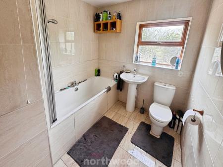3 bedroom Detached house for sale in Hatfield Road, Thorne, Doncaster, DN8