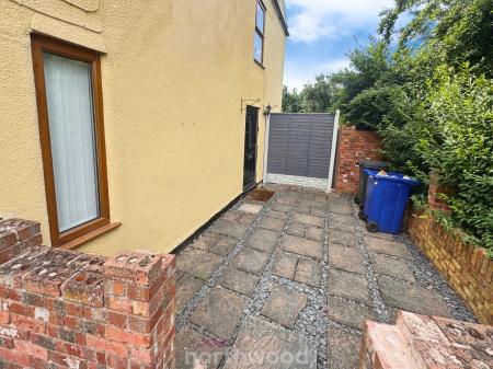 3 bedroom Detached house for sale in Hatfield Road, Thorne, Doncaster, DN8