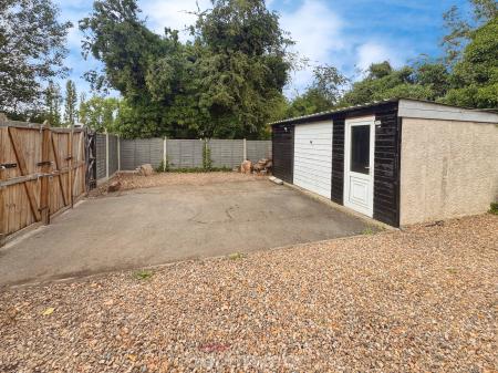 3 bedroom Detached house for sale in Hatfield Road, Thorne, Doncaster, DN8