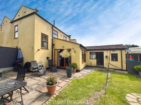 3 bedroom Detached house for sale in Hatfield Road, Thorne, Doncaster, DN8