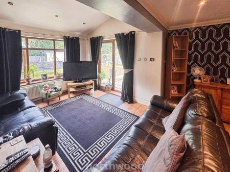 3 bedroom Detached house for sale in Hatfield Road, Thorne, Doncaster, DN8