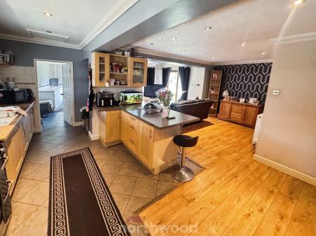 3 bedroom Detached house for sale in Hatfield Road, Thorne, Doncaster, DN8