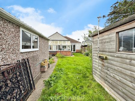 2 bedroom Detached bungalow for sale in Kirton Lane, Doncaster, Doncaster, DN8