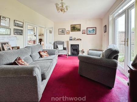 2 bedroom Detached bungalow for sale in Kirton Lane, Doncaster, Doncaster, DN8