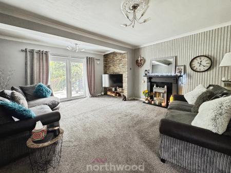 3 bedroom End of terrace house for sale in Marshland Road, Moorends, Doncaster, DN8