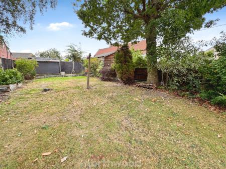 3 bedroom End of terrace house for sale in Marshland Road, Moorends, Doncaster, DN8