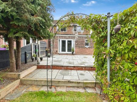 3 bedroom End of terrace house for sale in Marshland Road, Moorends, Doncaster, DN8