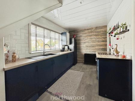 3 bedroom End of terrace house for sale in Marshland Road, Moorends, Doncaster, DN8