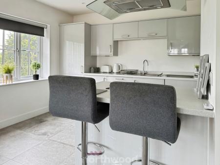 2 bedroom Apartment for sale in Moorings Drive, Thorne, Doncaster, DN8