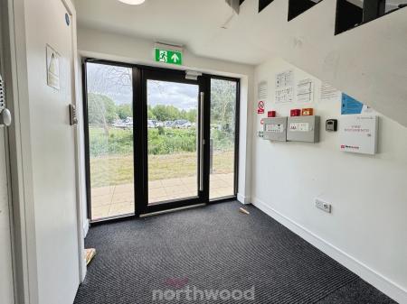 2 bedroom Apartment for sale in Moorings Drive, Thorne, Doncaster, DN8