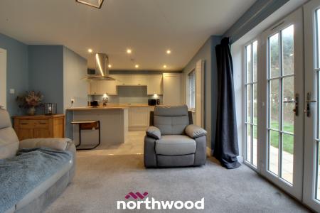 2 bedroom Apartment for sale in Moorings Drive, Doncaster, Doncaster, DN8