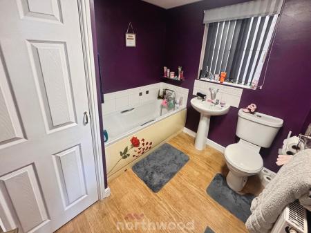 3 bedroom Detached house for sale in Moorside Court, Moorends, DN8