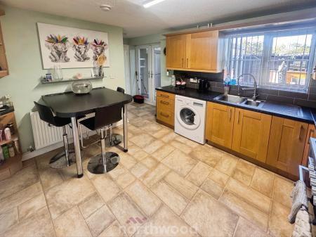 3 bedroom Detached house for sale in Moorside Court, Moorends, DN8