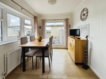 2 bedroom Park home for sale in Palm Grove Court, Thorne, Doncaster, DN8