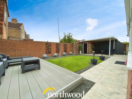 3 bedroom Semi-detached bungalow for sale in Redland Crescent, Thorne, DN8