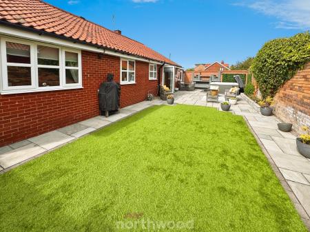 3 bedroom Detached bungalow for sale in South End, Thorne, Doncaster, DN8