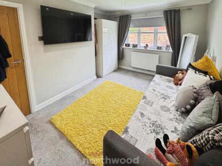 3 bedroom Detached bungalow for sale in South End, Thorne, Doncaster, DN8