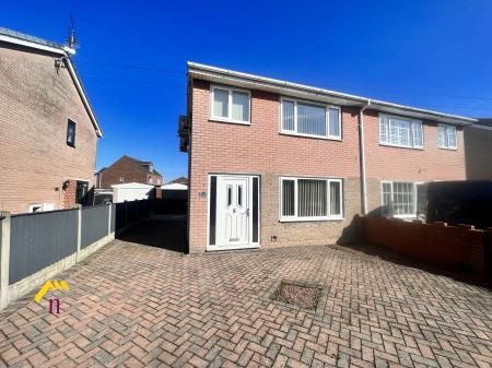 St Michaels Close, Thorne, Doncaster, DN8