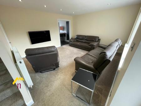 3 bedroom Semi-detached house for sale in St Michaels Close, Thorne, Doncaster, DN8
