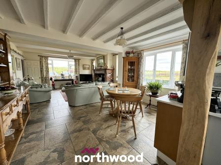 3 bedroom Detached house for sale in Swinefleet Road, Swinefleet, Goole, DN14