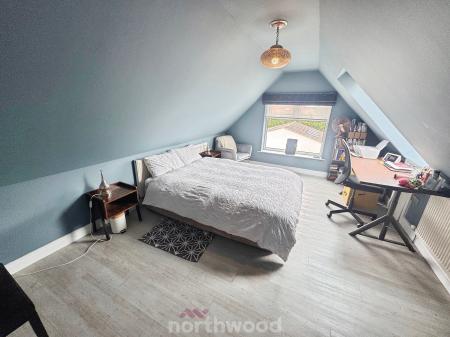 5 bedroom Bungalow for sale in West Court, Thorne, Doncaster, DN8