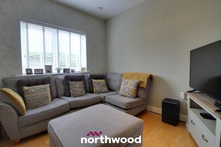 5 bedroom Bungalow for sale in West Court, Thorne, Doncaster, DN8