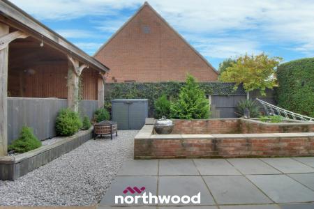 5 bedroom Bungalow for sale in West Court, Thorne, Doncaster, DN8