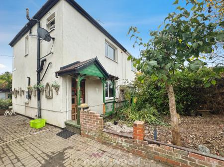 3 bedroom Semi-detached house for sale in Wilkinson Avenue, Moorends, Doncaster, DN8