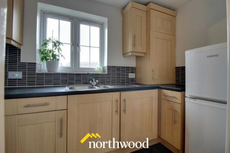1 bedroom Flat to let in Lakeside Mews, Thorne, Doncaster, DN8