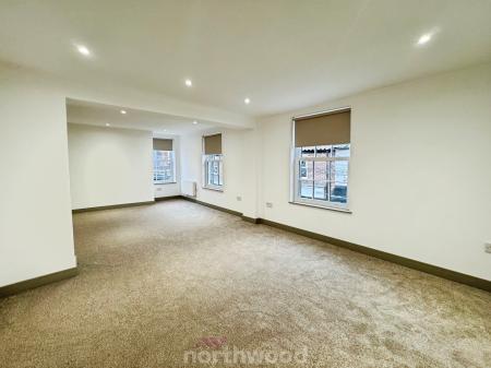 2 bedroom Flat to let in Finkle Street, Thorne, Doncaster, DN8